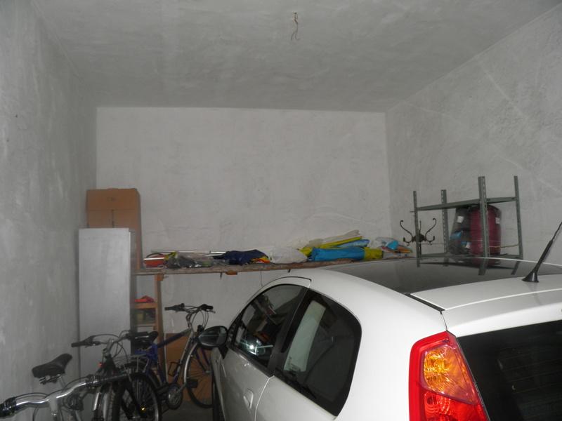 Vendesi Garage Box Posto Auto a Loano via pascoli 65