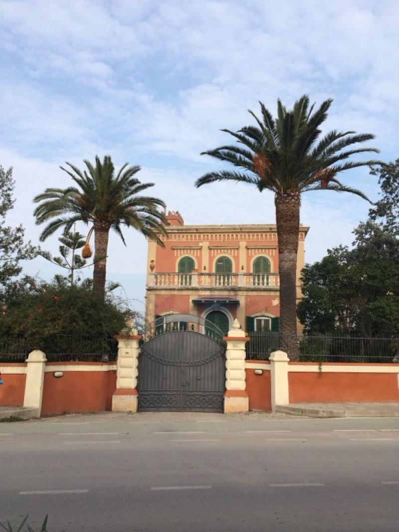 Vendesi Villa Singola Villino a Trani via i capirro