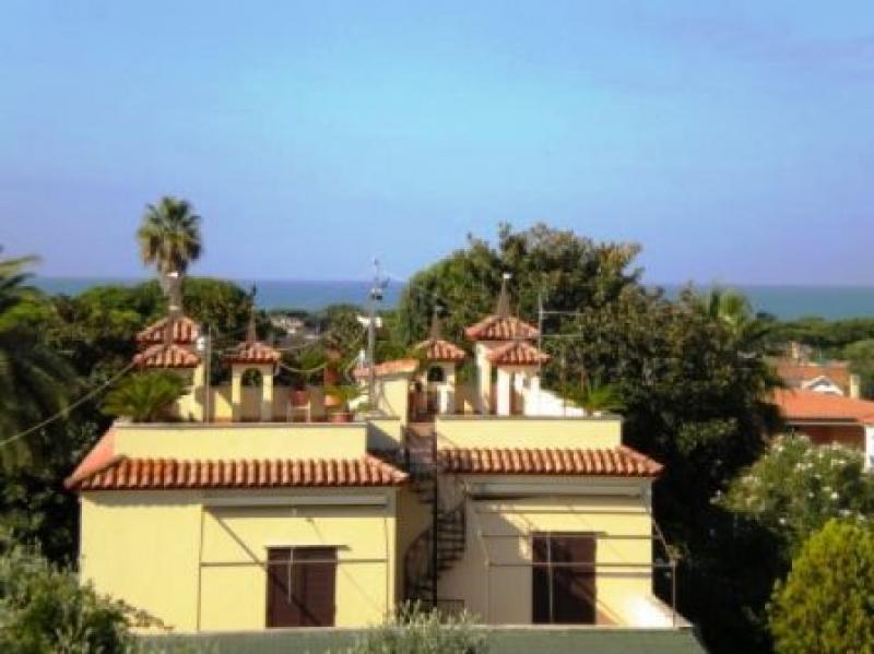Vendesi Villa Bifamiliare a Anzio via dei giacinti