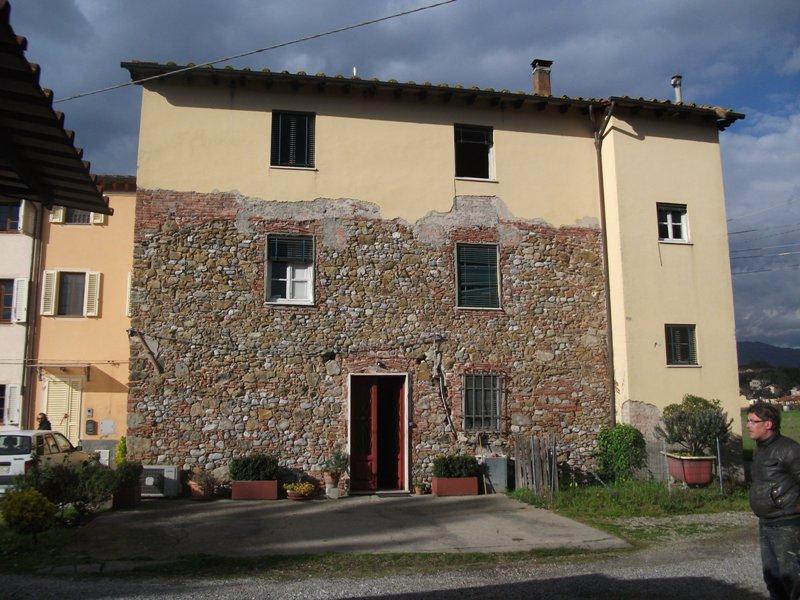 Vendesi Casa Semindipendente a Lucca via dei dorini