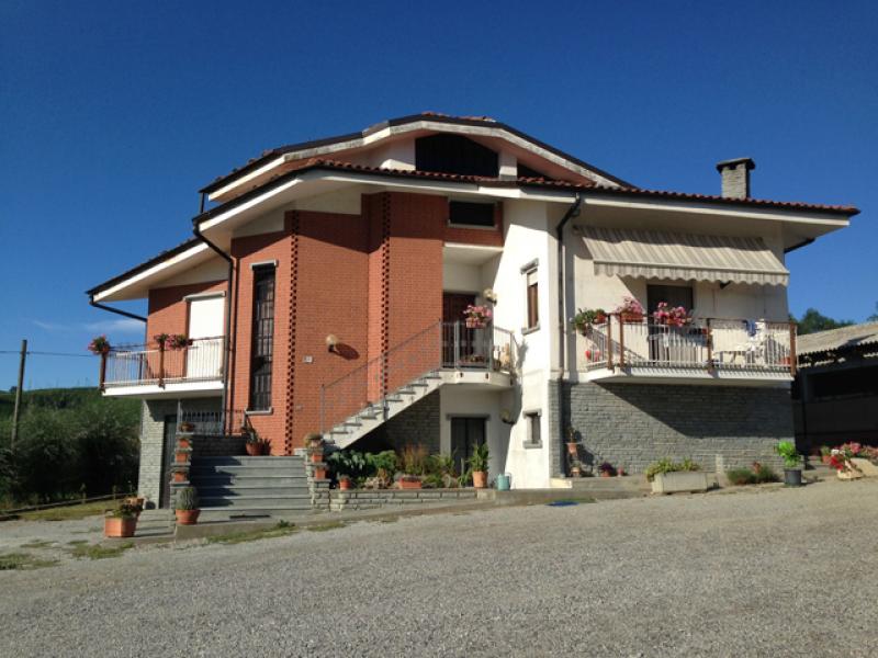 Vendesi Casa Indipendente a Farigliano frazione