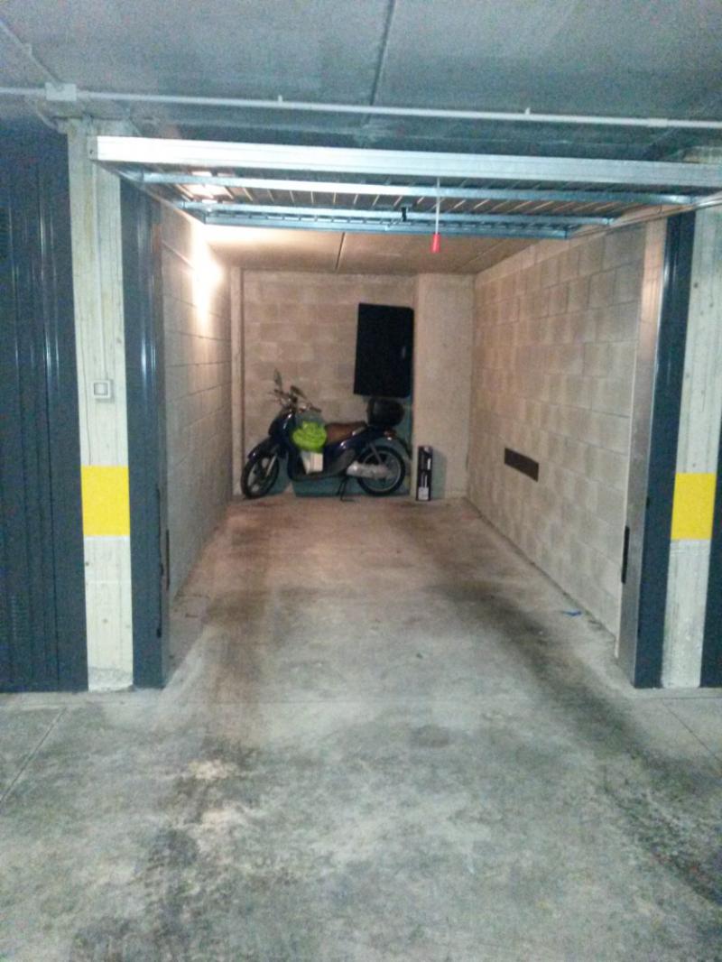 Vendesi Garage Box Posto Auto a Milano via amatore sciesa 6