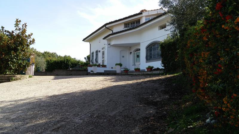 Affittasi Villa Bifamiliare a Civitella San Paolo localita   monte lino 11
