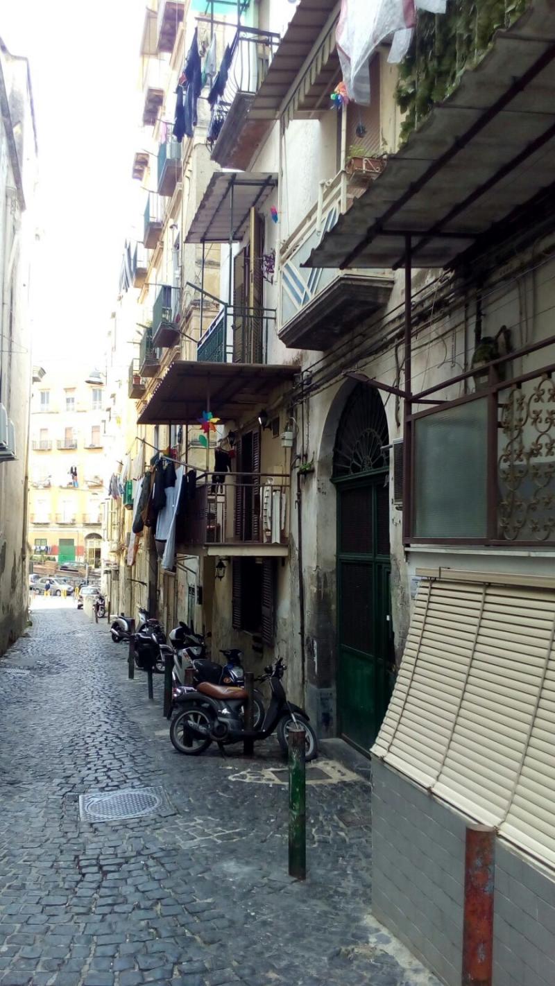 Vendesi Appartamento a Napoli via san vincenzo alla sanita  