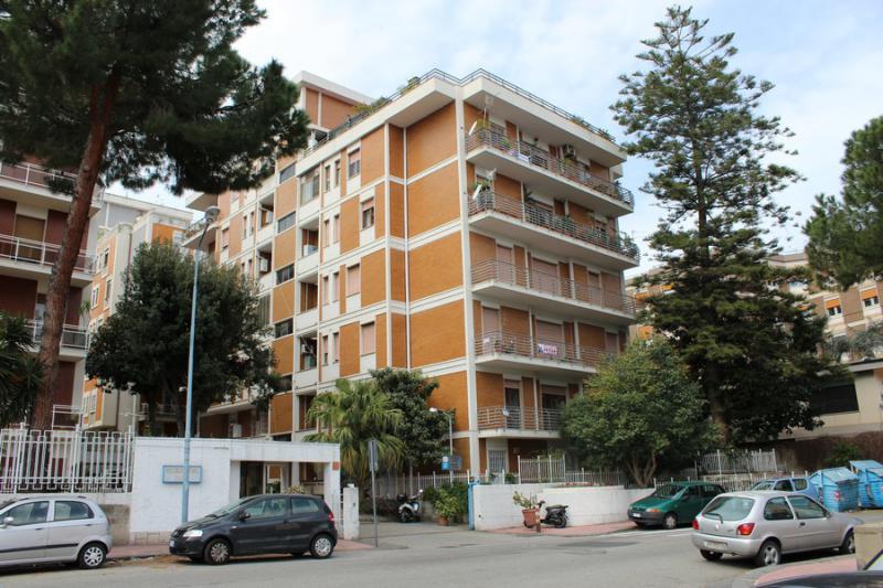 Vendesi Appartamento a Messina viale regina margherita 57