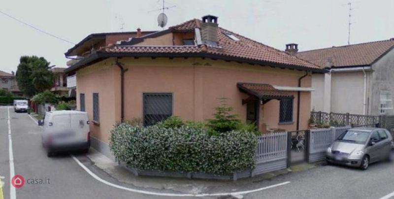 Vendesi Casa Indipendente a Cesano Maderno via padre boga