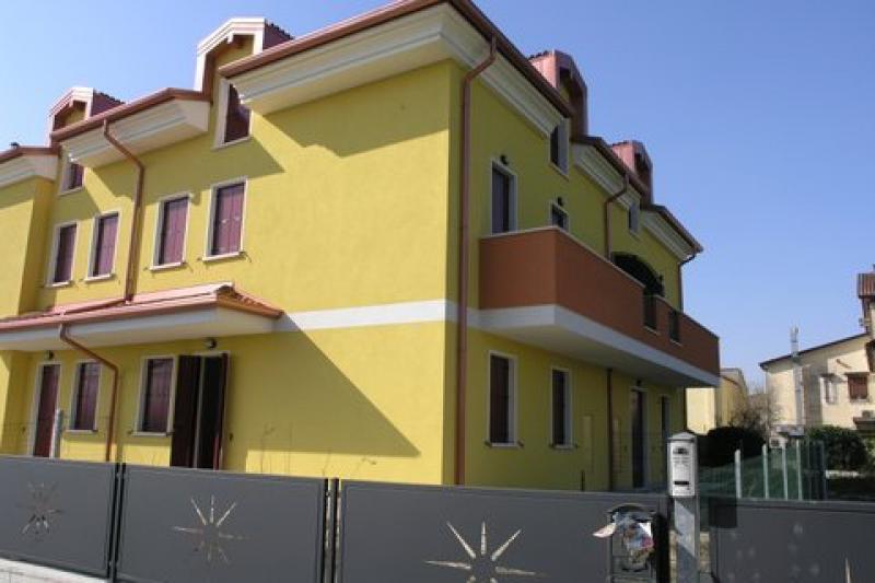 Vendesi Villa a Schiera a Saonara via martiri giuliani dalmati