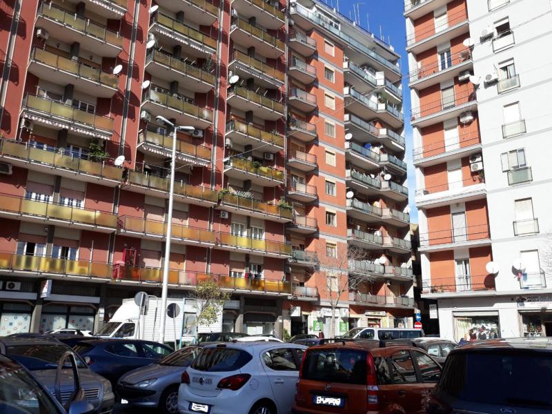 Vendesi Appartamento a Taranto via puglie