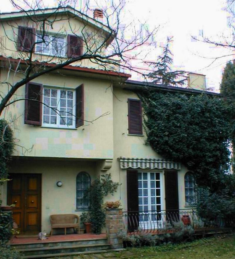 villa in zona residenziale verde, in vendita a poggibonsi