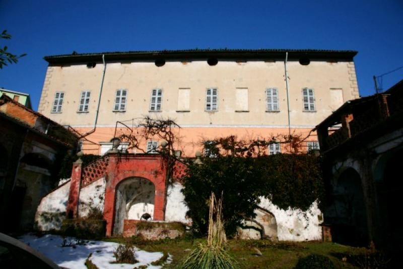 Vendesi Rustico Casale Corte a San Salvatore Monferrato .