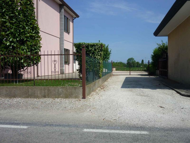 casa singola con potenzialità di ampliamento ed ulteriori 6000 mq  