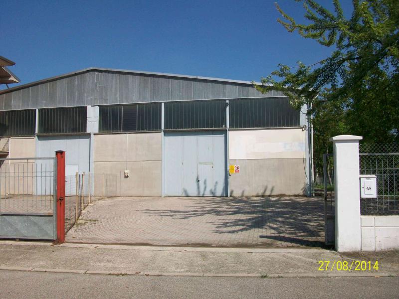 affittasi capannone industriale gualtieri re