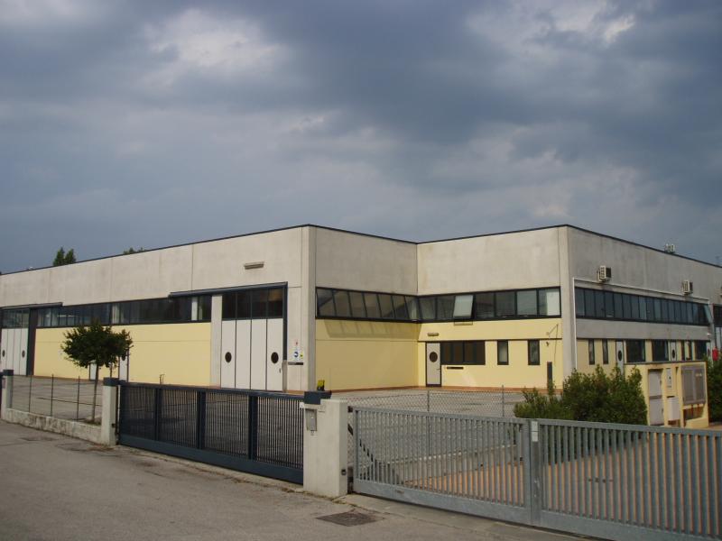 Vendesi Capannone Industriale a San Biagio Di Callalta via boito 29, 31