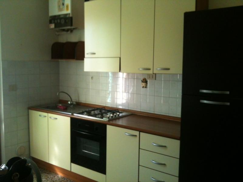 aa086 monsummano terme affitto appartamento arredato di cucina