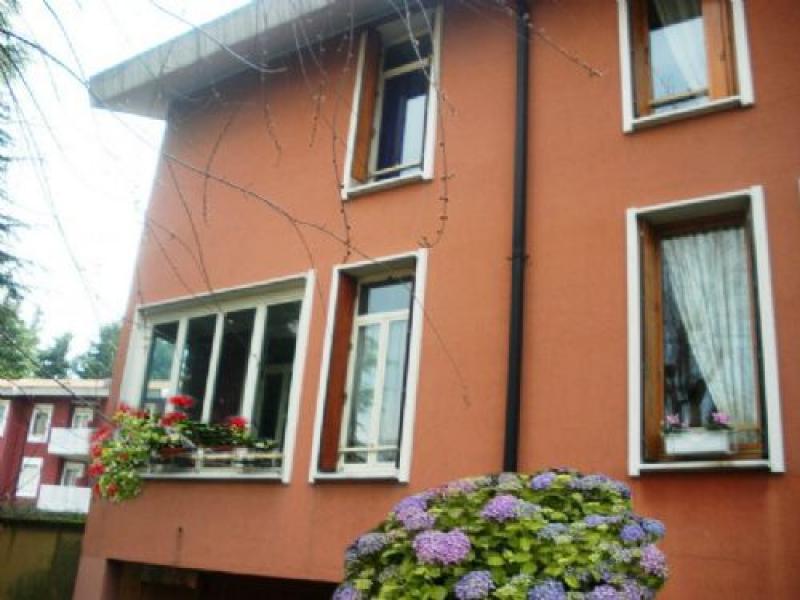 arese vendita villa a schiera ampia metratura in residence,