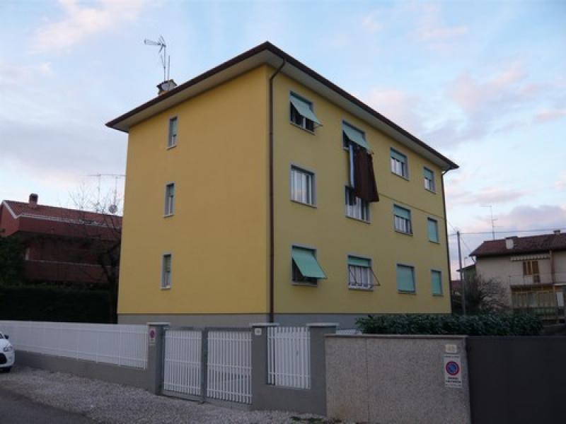 udine via pradamano interni:bicamere arredato