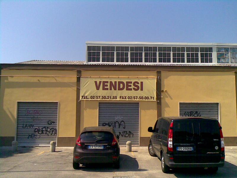 vendesi capannone trezzano sul naviglio