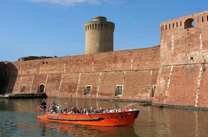fortezza con 2 camere ristrutturato e garage 