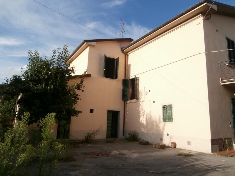 va273 pistoia prima periferia vendita casa indipendente