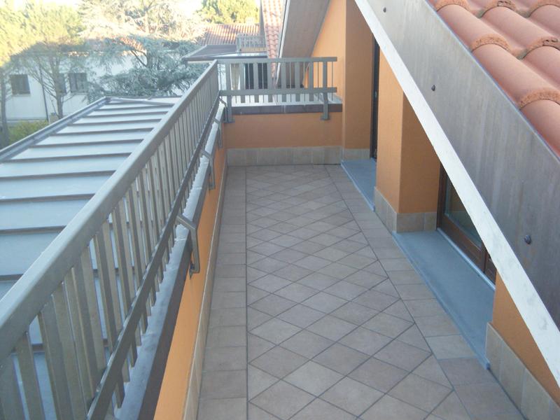 vendiamo a bergamo nuovo attico mq 135