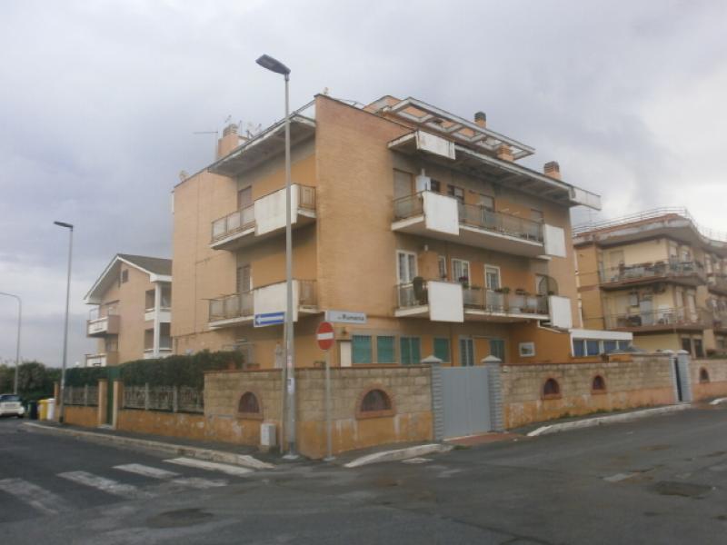 pomezia torvaianica celori attico con terrazzo vista mare