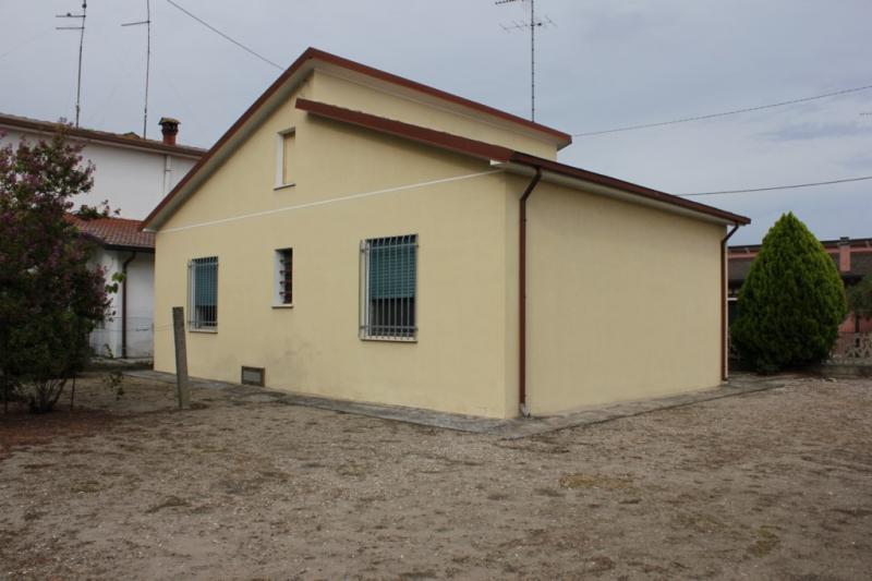 villa in centro paese ampia metratura