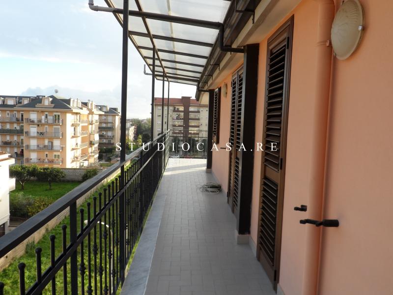 tinteggiato, infissi nuovi, condominio 15 euro