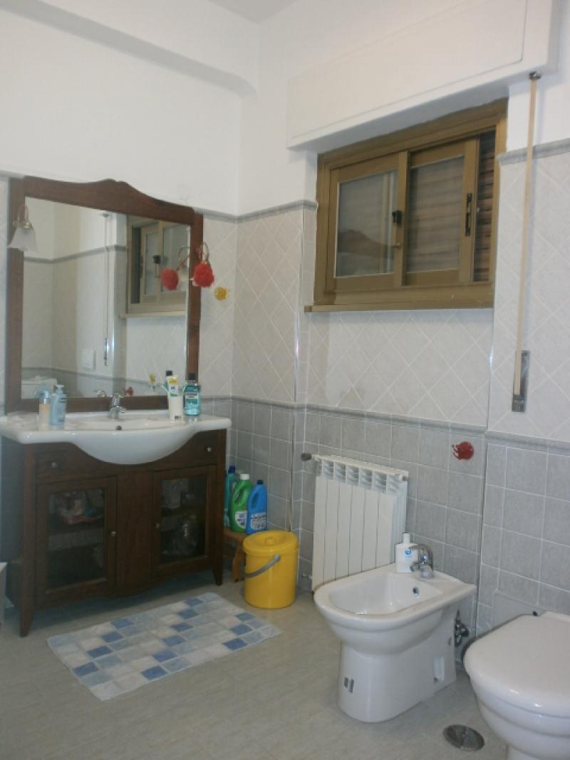 appartamento attico pomezia centro 90 mq.