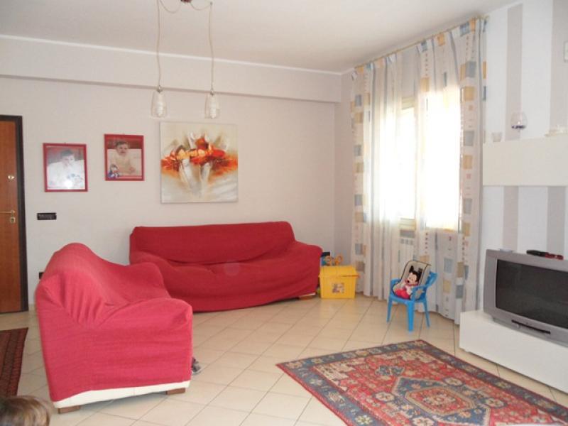 gioia tauro vende: appartamento via luigi rizzo zona marina
