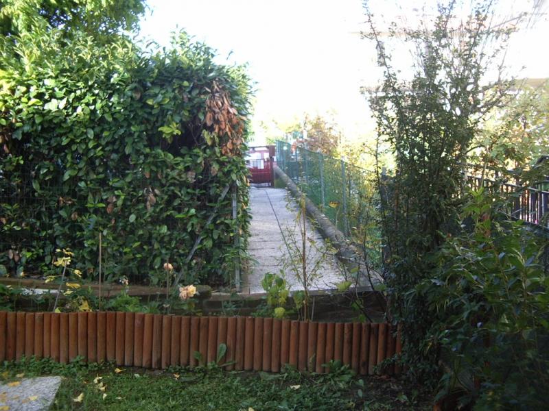 privato vende a castello di serravalle un appartamento entrata indipendente e giardino esclusivo