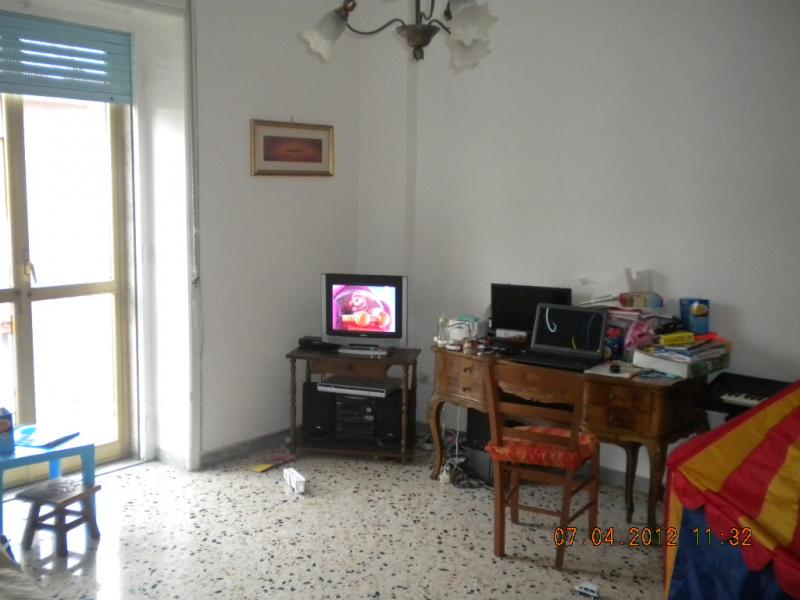 vendesi appartamento ultimo piano a pastena centro