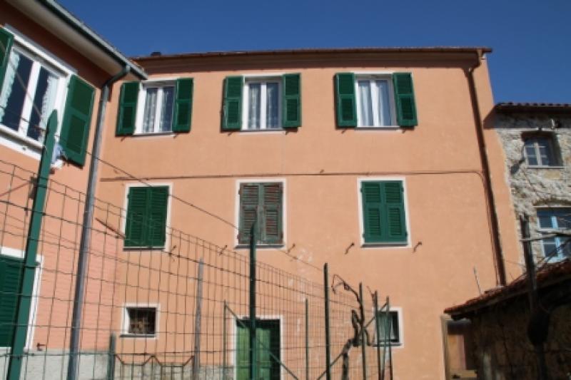 Vendesi Casa Semindipendente a Castiglione Chiavarese loc missano