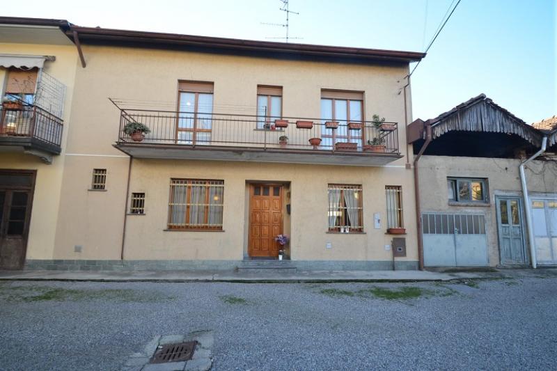 Vendesi Casa Indipendente a Cesano Maderno centro del paese