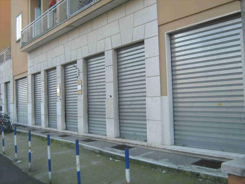 immobile commerciale 900 mq verona n.8 vetrine