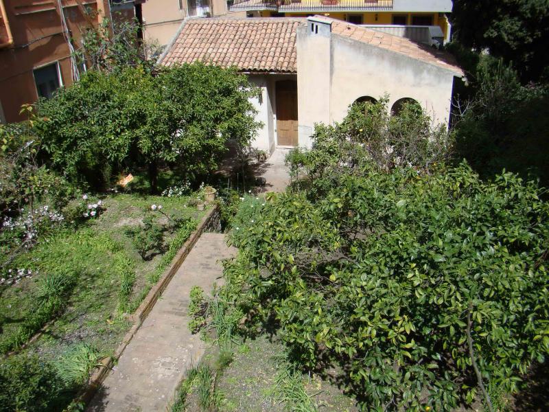 Vendesi Villa Singola Villino a Taormina via luigi pirandello