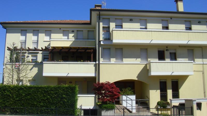 propongo in vendita appartamento con terrazzo 
