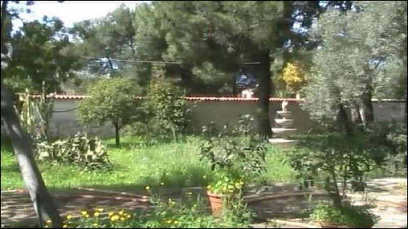 siracusa, maeggio, vendesi villino con giardino 1000 mq