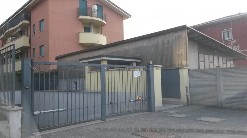 vendo in seregno box doppio zona s.carlo