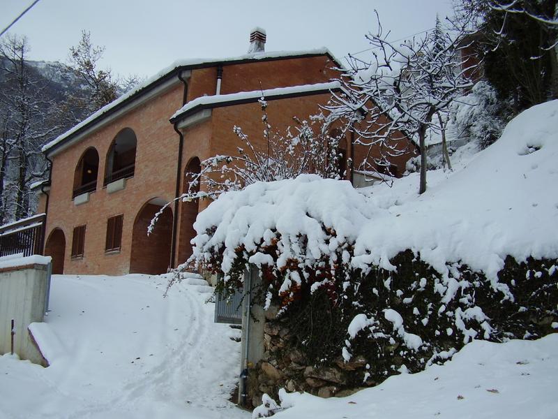 Vendesi Villa Singola Villino a Sarnano frazione piobbico