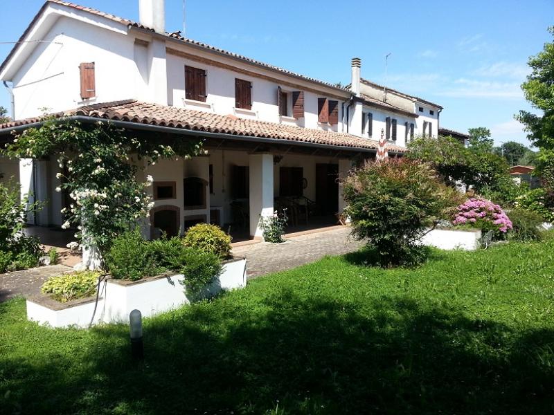 villa di campagna immersa nel verde!