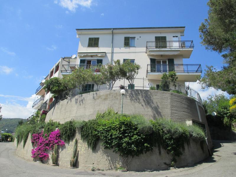 Vendesi Casa Vacanza a Pietra Ligure via ranzi 36