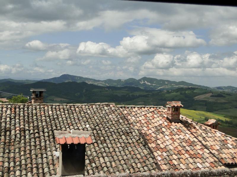 vendita appartamento in porzione di casa indipendente, zona collinare serra del monte