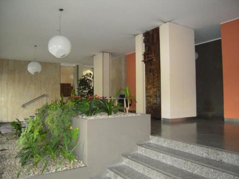 vendesi milano ampio bilocale nuova costruzione 9° piano luminosissimo