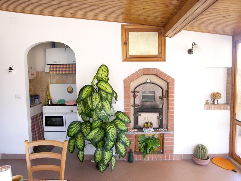 jesi: vendiamo casa indipendente di ampia metratura con terrazzo panormico