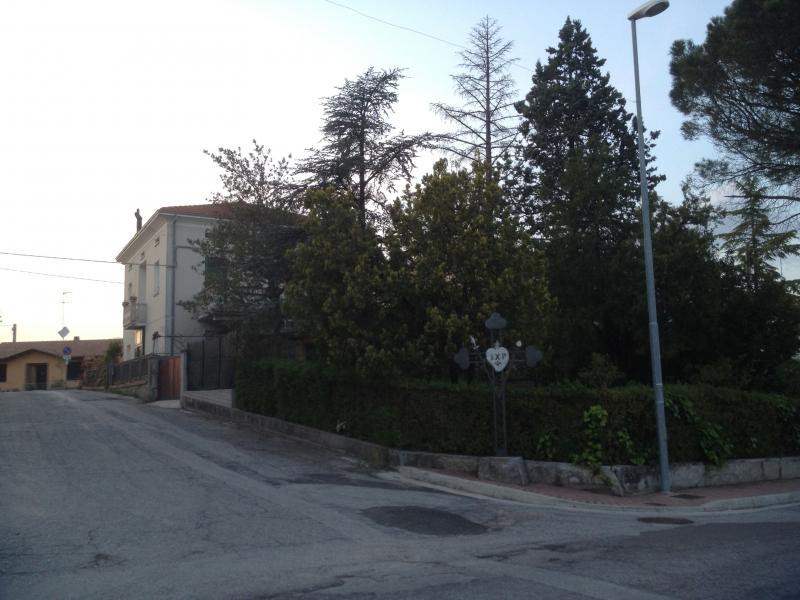 casa a singola a 15 minuiti dal mare di fano pu