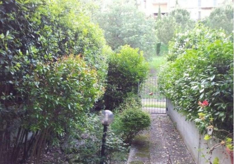 jesi:vendiamo villetta a schiera in zona centrale