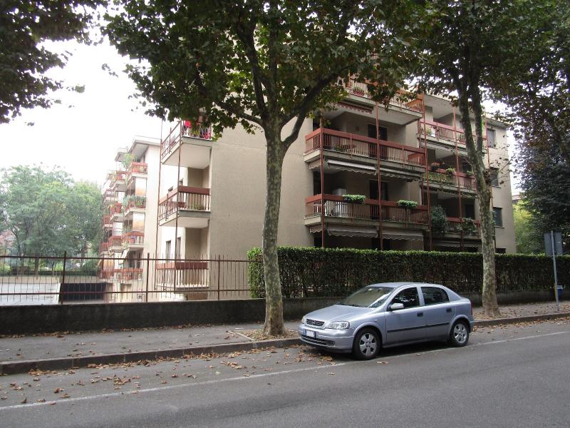 Vendesi Appartamento a Cesano Boscone via marco polo 1