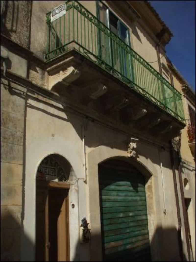 Vendesi Stabile Palazzo a Palazzolo Acreide via bando superiore