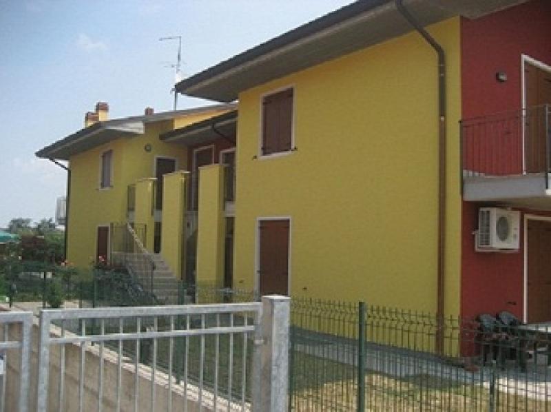 privato vende grazioso e recente bilocale
