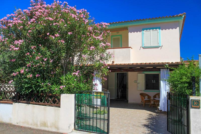 sardegna - budoni - vendesi villetta a porto ottiolu.